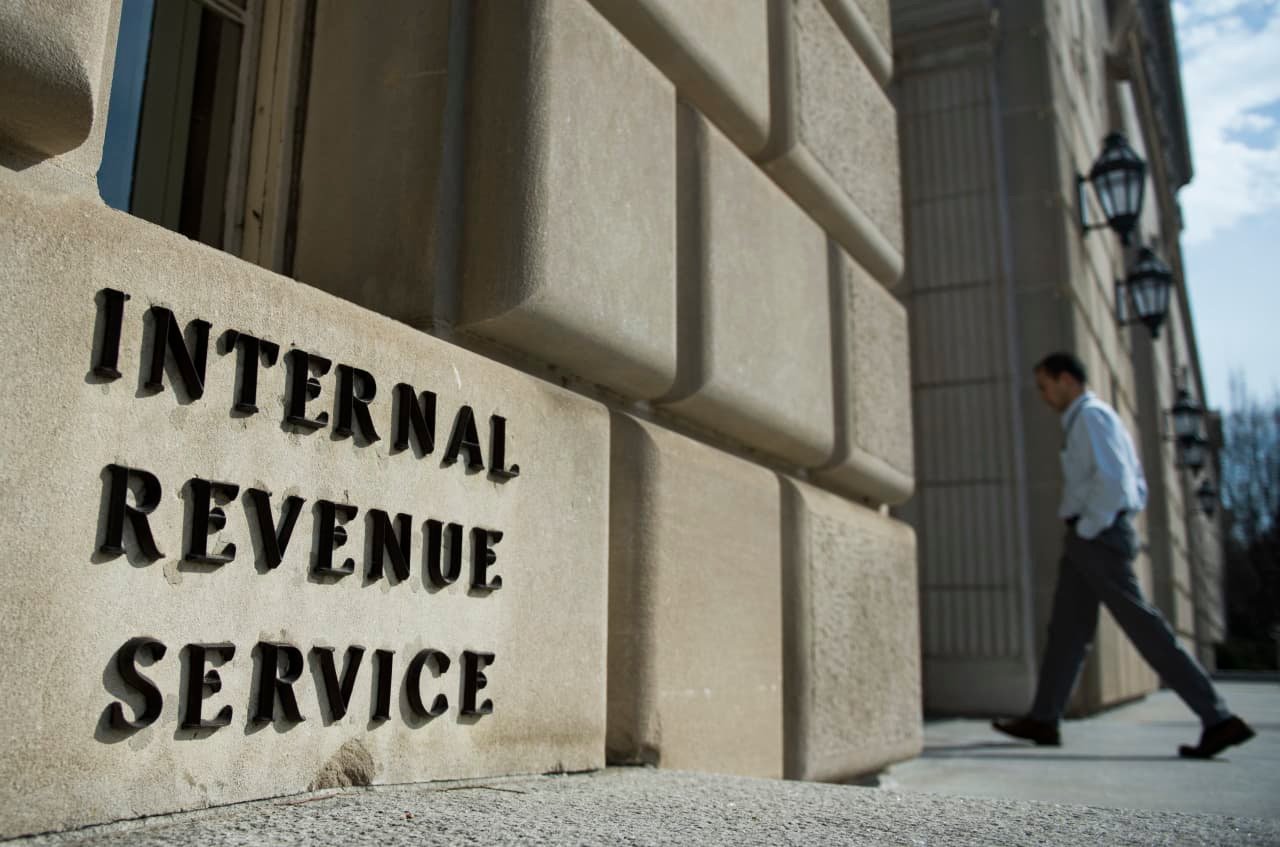 The IRS is trying to make the best of a government shutdown. Here’s how to protect your refund.