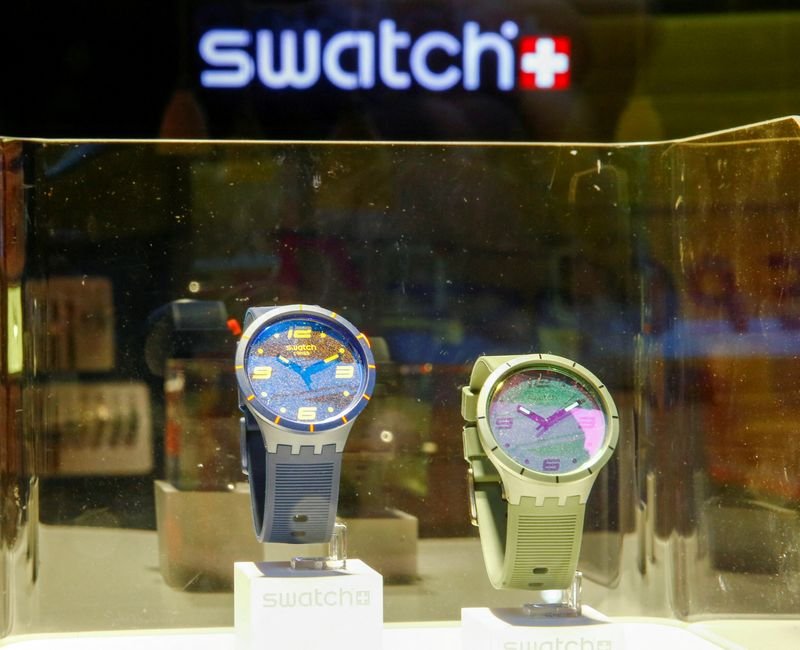 Analysis-For Swatch, the clock is ticking on strategy overhaul