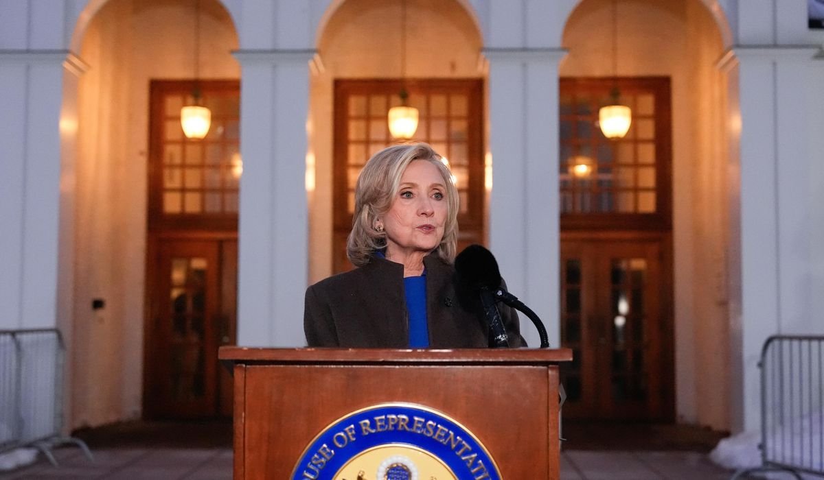 Hillary Clinton says she had no relationship with sex traffickers Epstein, Maxwell