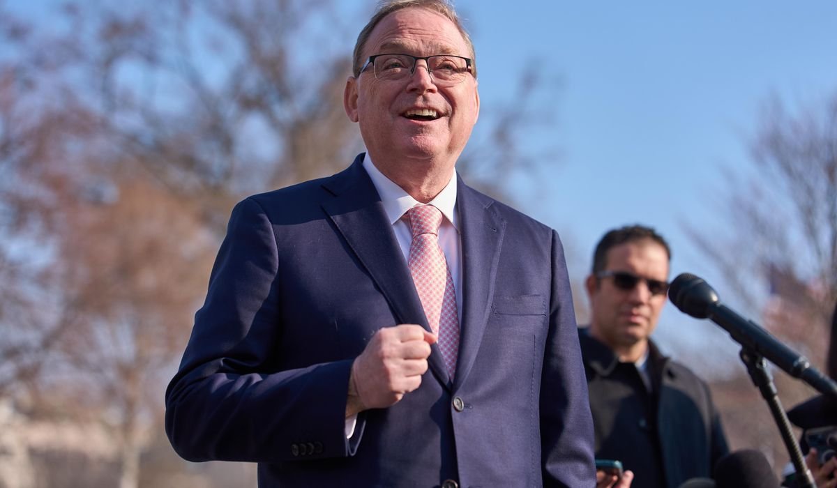 Kevin Hassett urges 'discipline' for Fed economists over tariff study