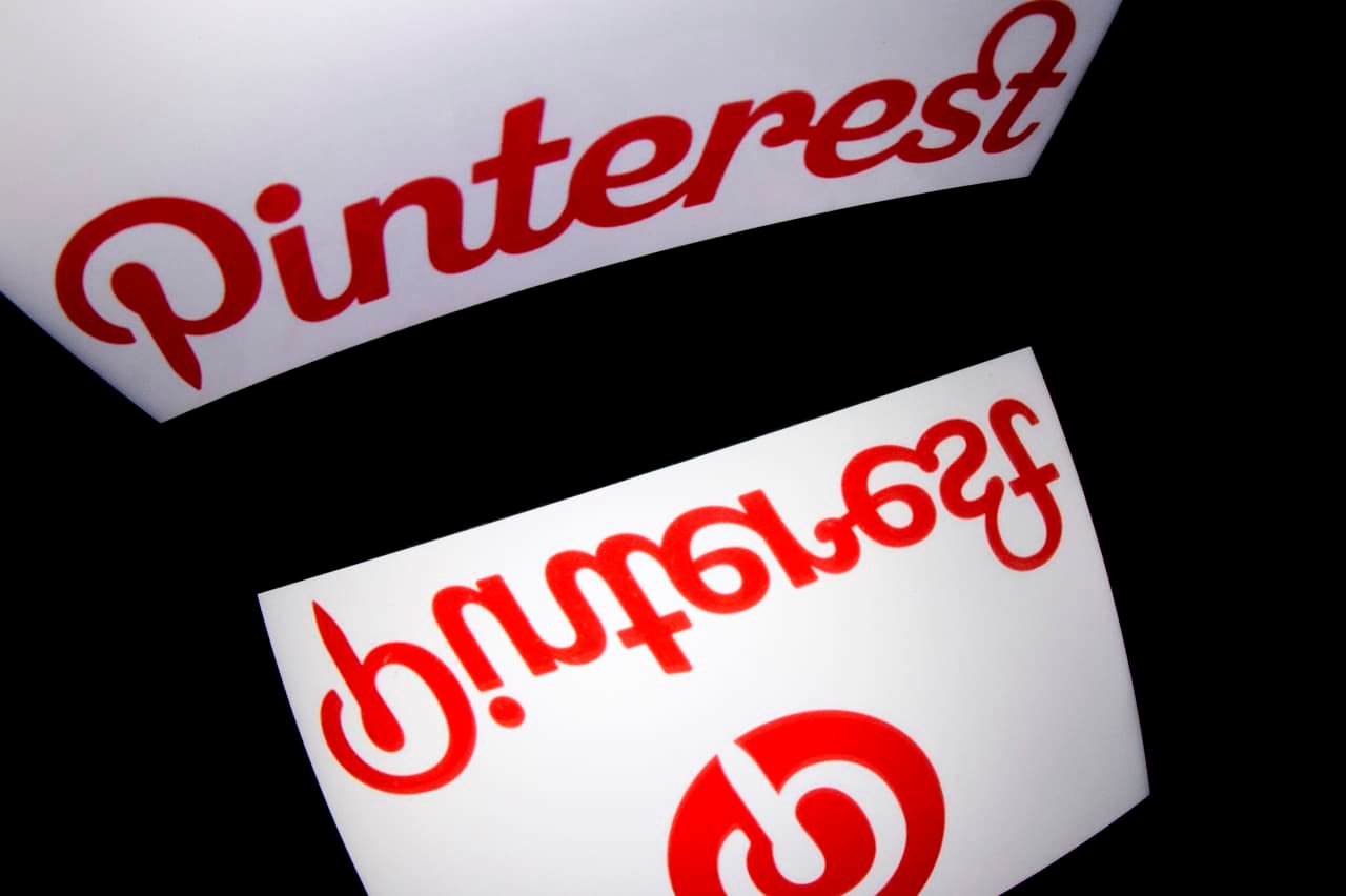 Pinterest shares are sinking. The AI risk is now, one analyst says.