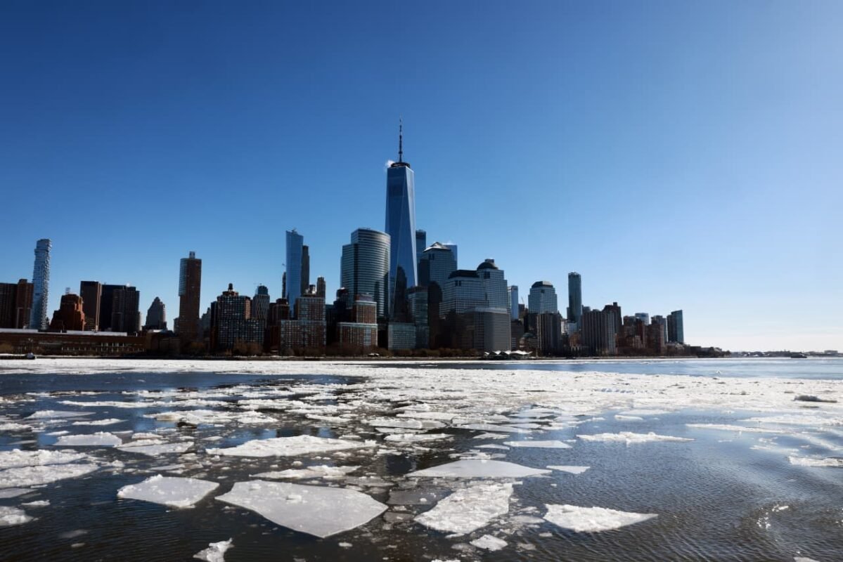 U.S. stock futures mixed after bitcoin’s weekend drop, as gold and silver’s sell-off may be bleeding into other markets