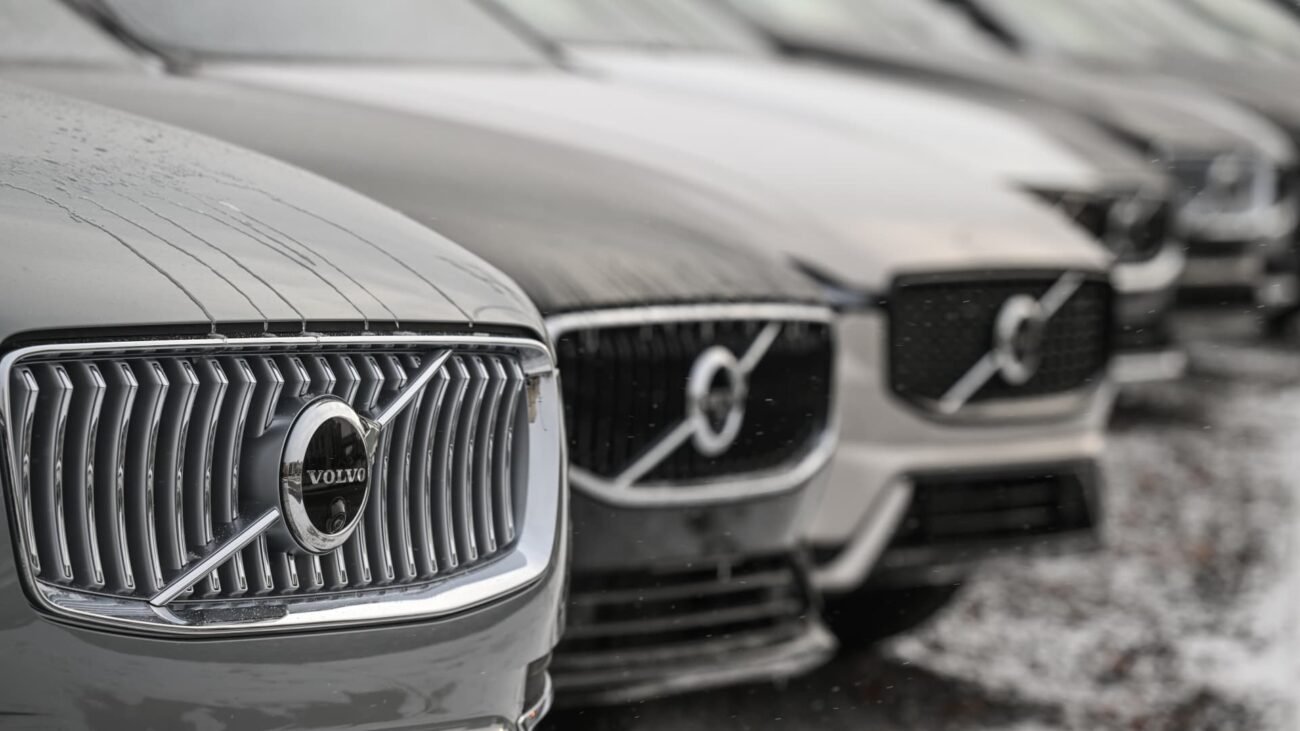 Volvo Cars on track for worst trading day ever as Q4 profit falls