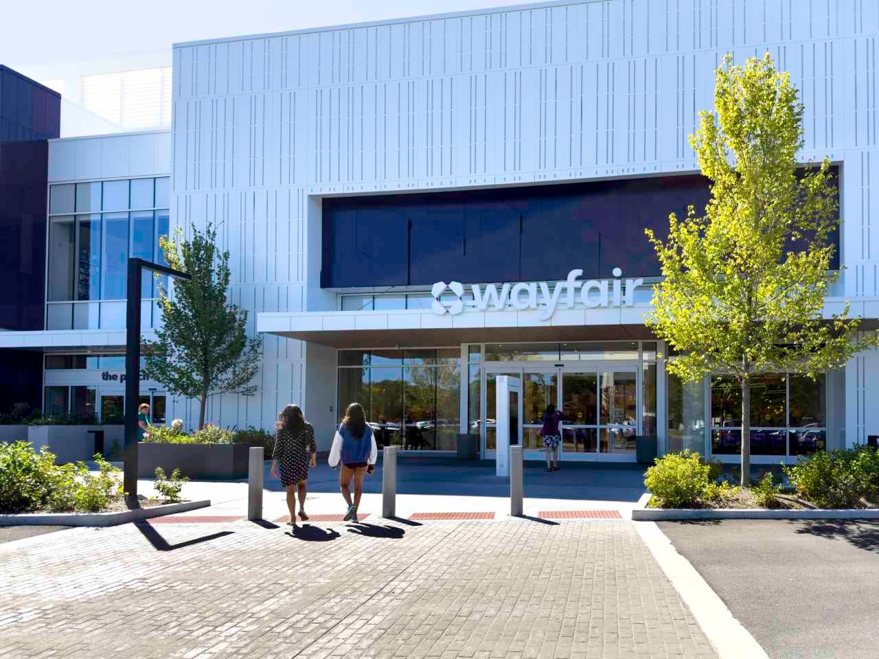 Wayfair’s stock sinks, as investors worry expansion plans will hurt profits