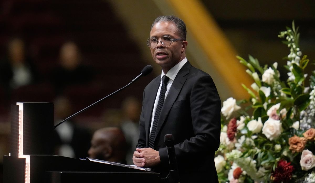 Obama ignores Jackson family’s wishes at memorial