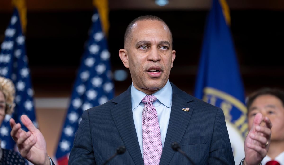 House Minority Leader Hakeem Jeffries vows to fight Trump’s mail-in voting order in court