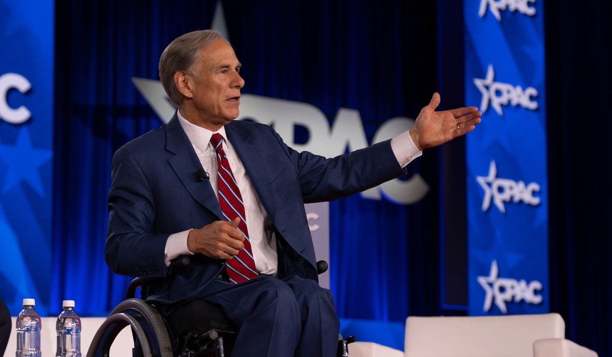 Houston changes ordinance limiting cooperation with ICE after pressure from governor