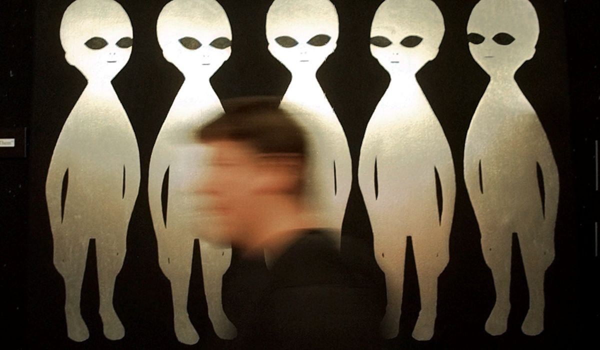 If aliens exist, what would they think of us? Question lingers as Trump orders UFO data released