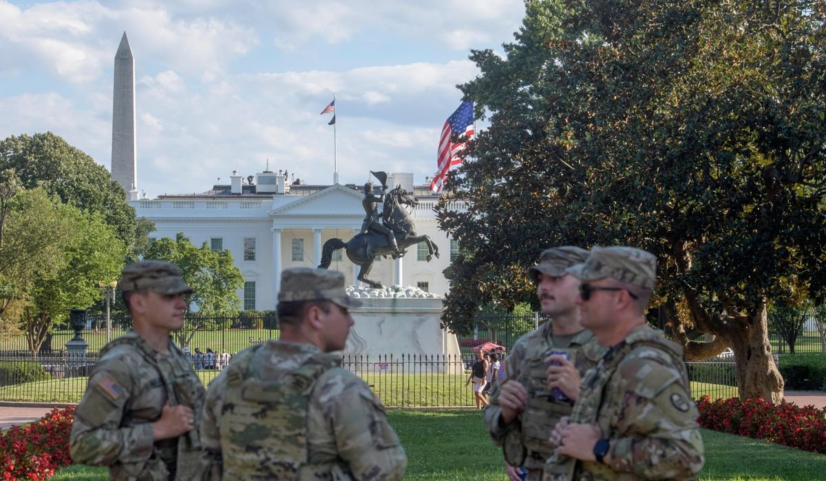 Shots fired near White House, no injuries reported