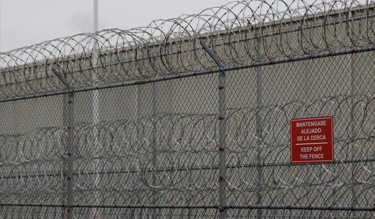 ICE failed to tell Justice Dept. it could reveal warrant to judge; murder suspect went free